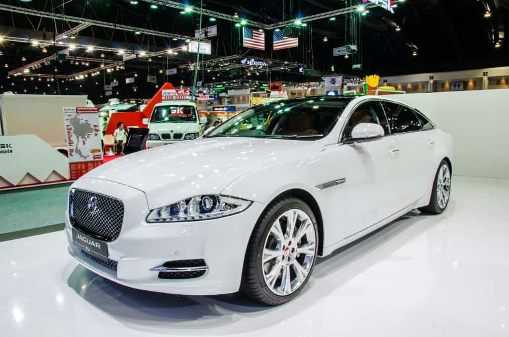 Extraordinary Engineering: The World's Finest Luxury Cars 2 Top Luxury Cars in the World: Mind-Blown!