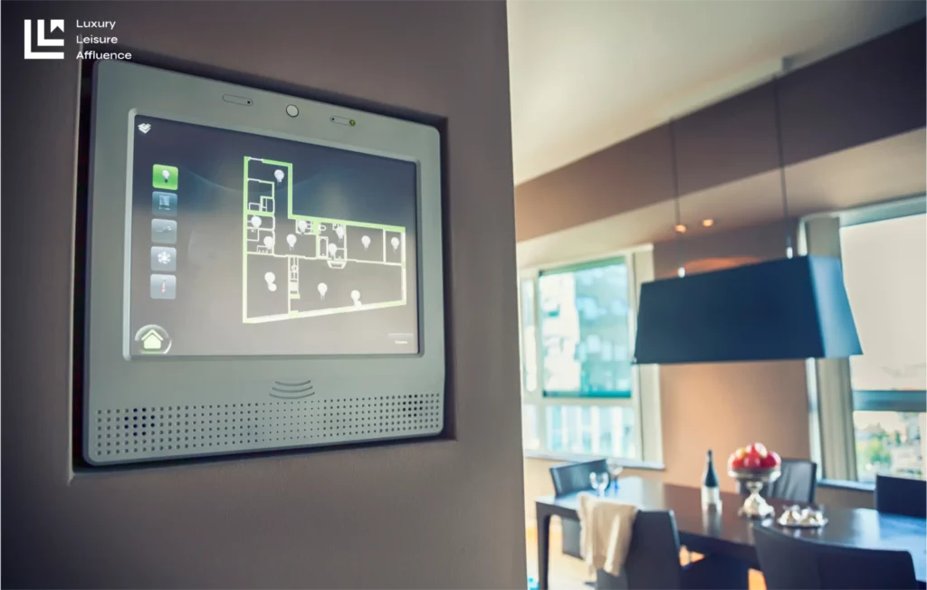 8 Features in Smart Luxury Living: Redefining Home Comfort 2 10 Luxury Home Security Devices for Your Smart Home
Smart luxury living